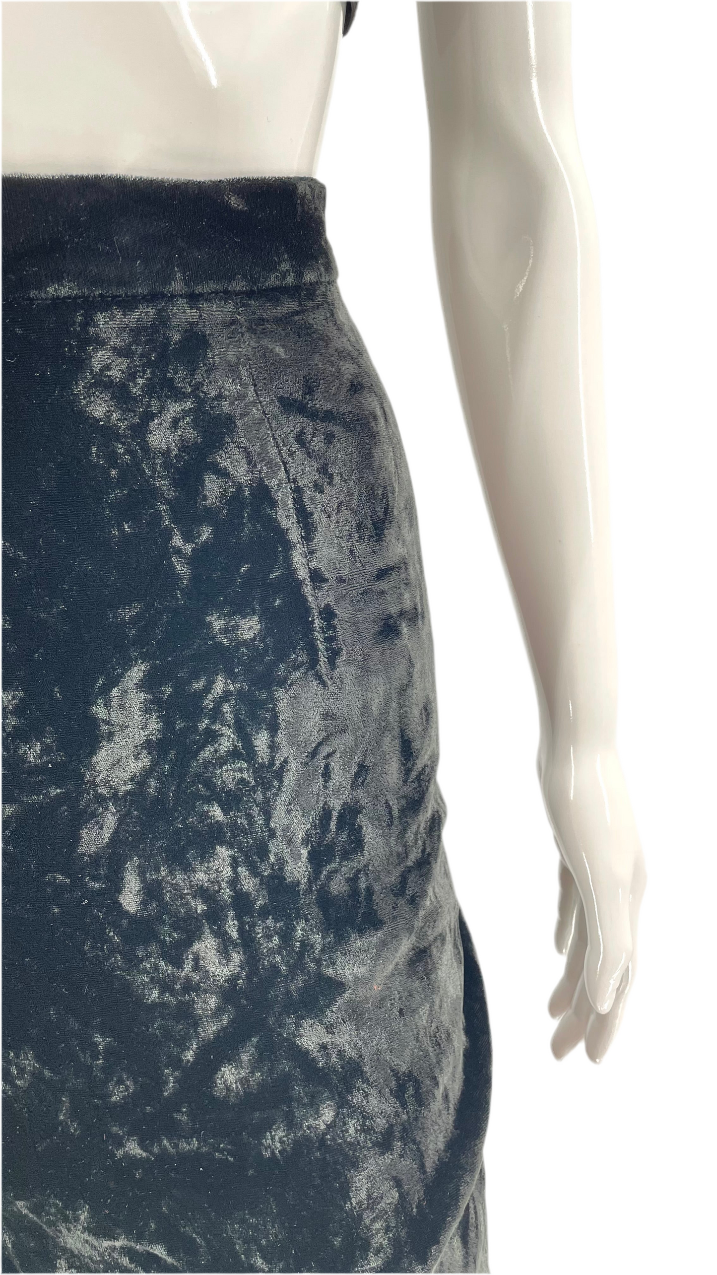 Vintage 90s black crushed velvet midi skirt - Size 10