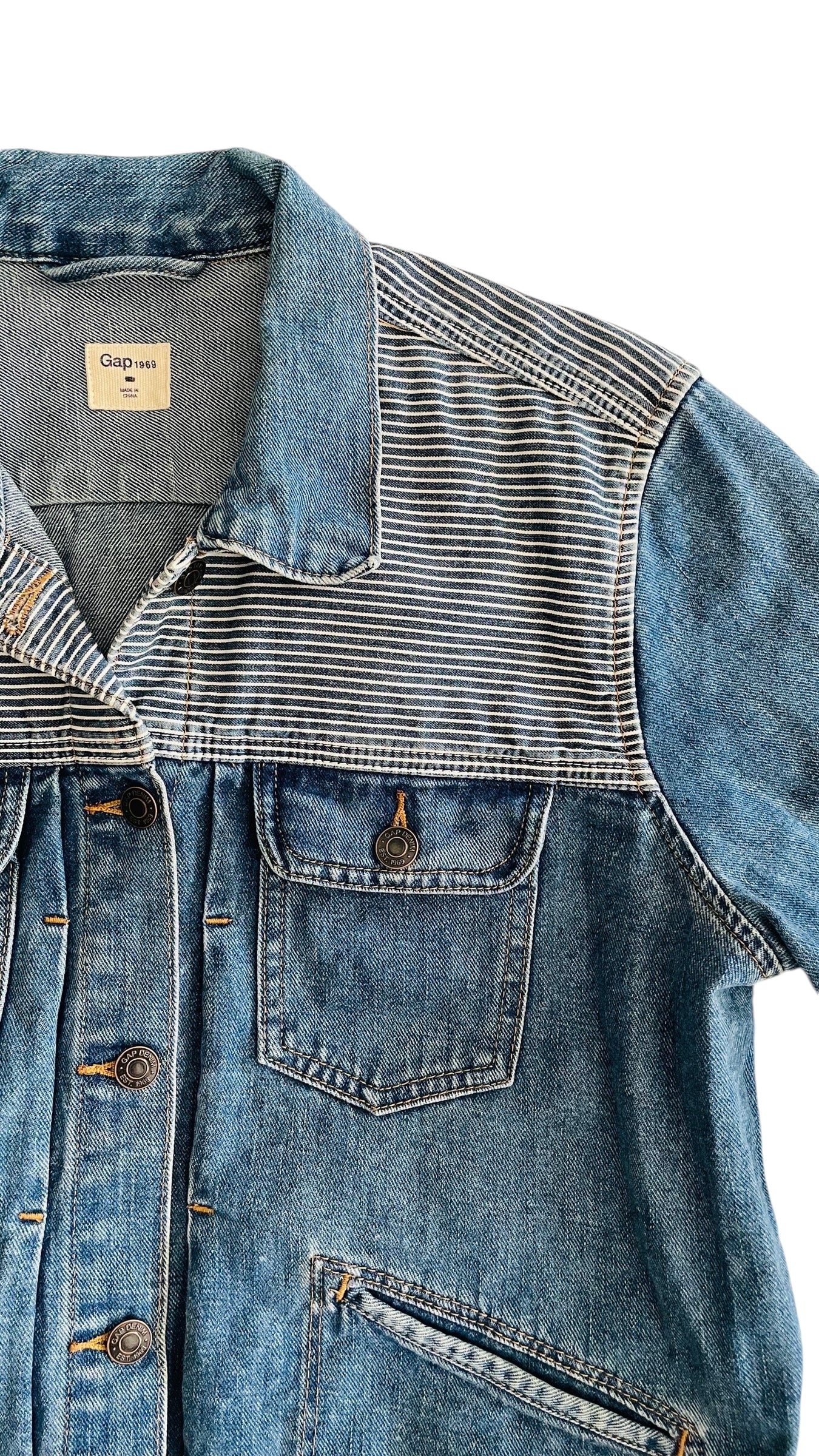 Pre-Loved mid-blue GAP denim jacket - Size XL