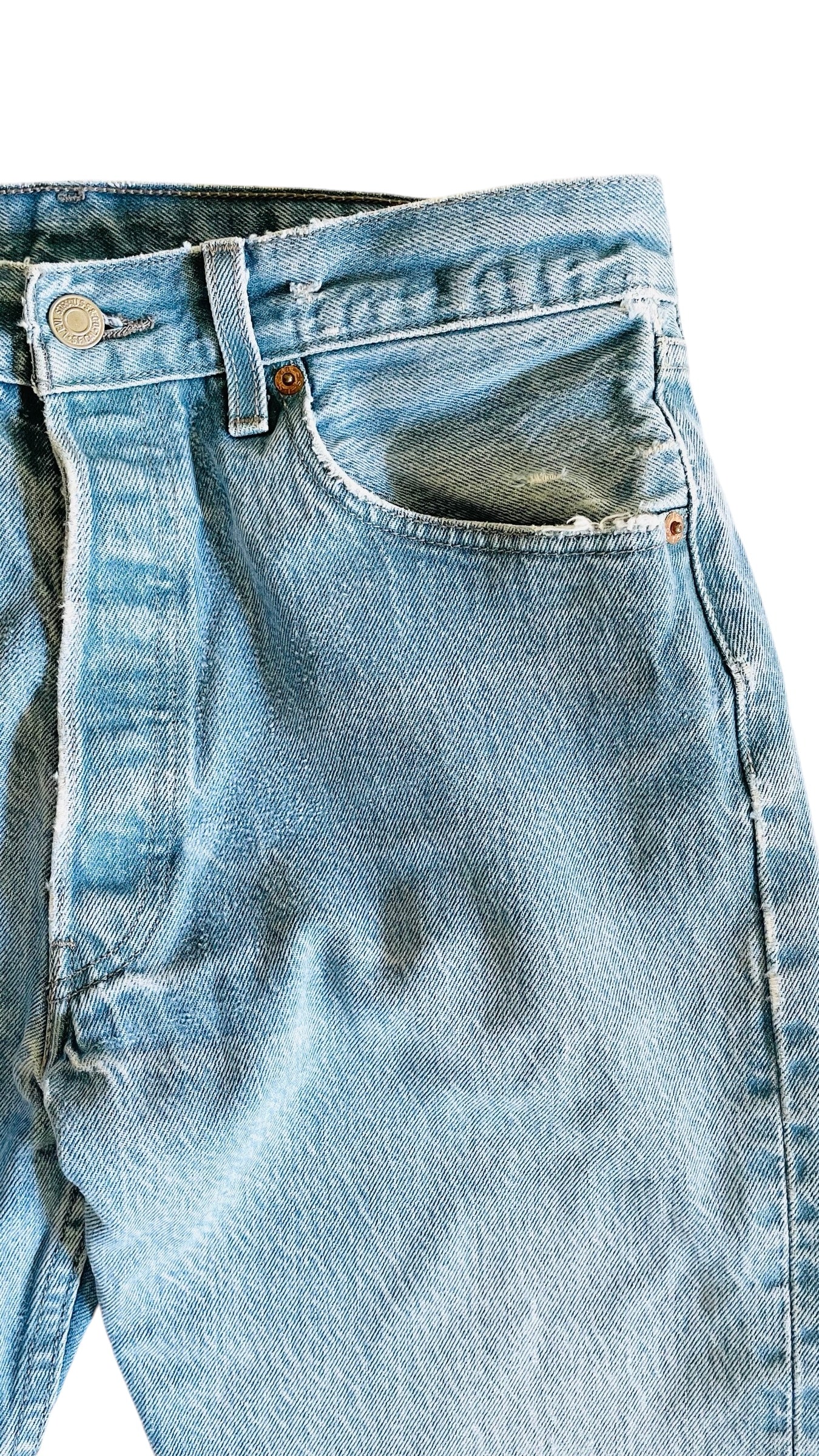 Vintage 90s light blue LEVIS 501s - Size 32 x 29