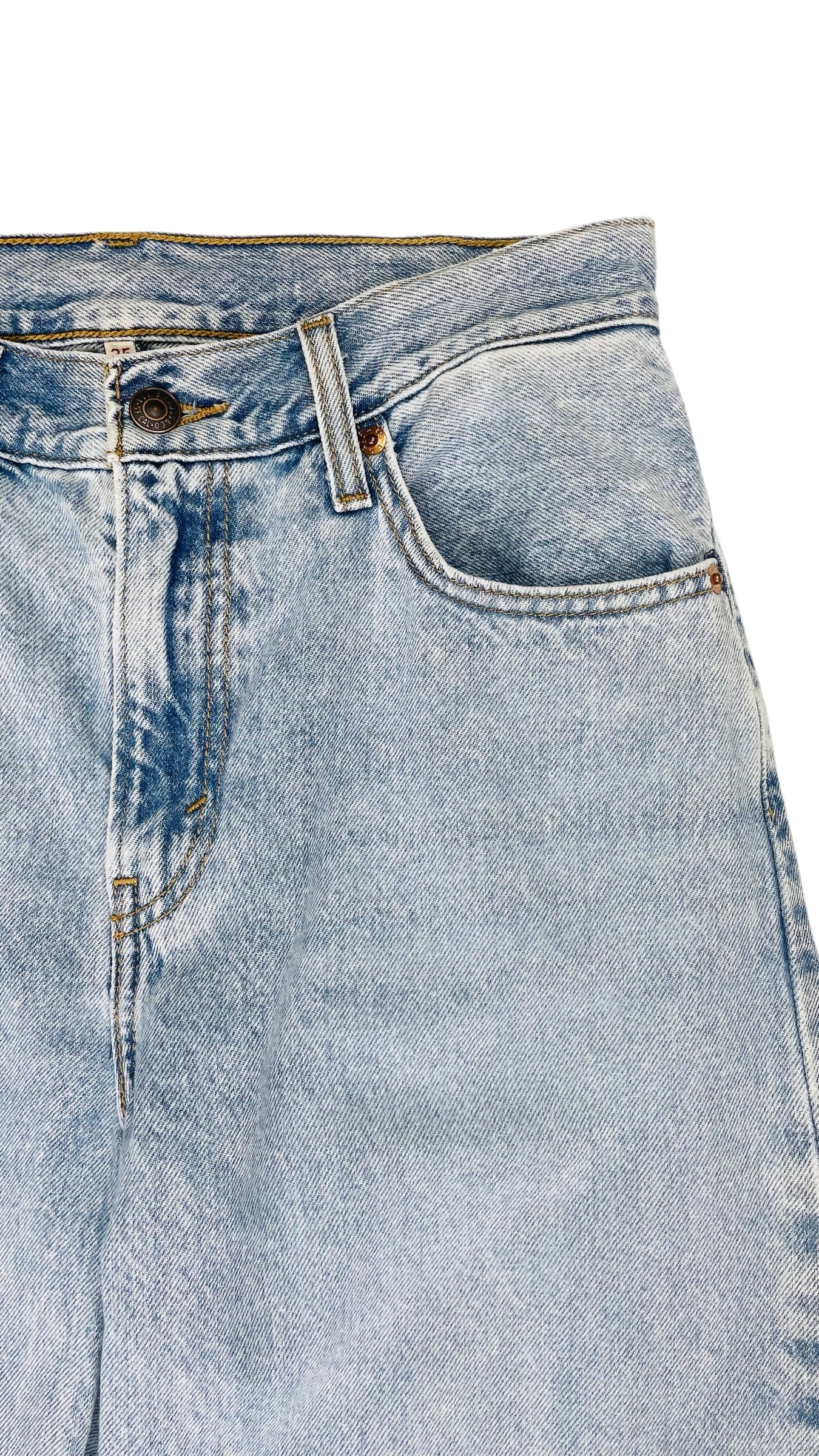 Pre-Loved light blue LEVI’S barrel leg jeans - Size 25 x 29
